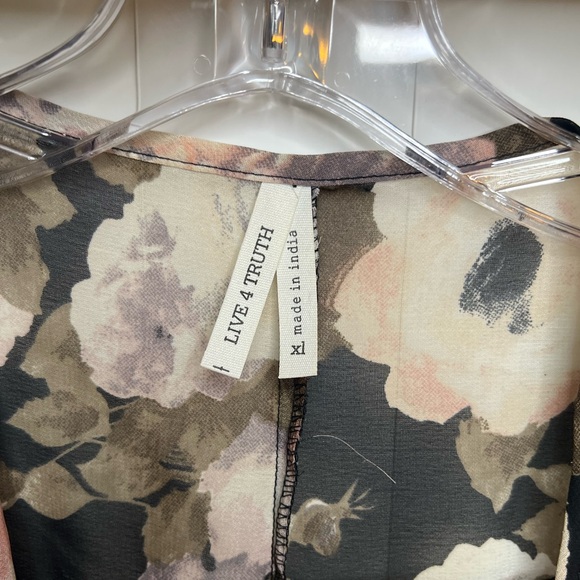 Live 4 Truth Black and Cream kimono - Picture 5 of 6